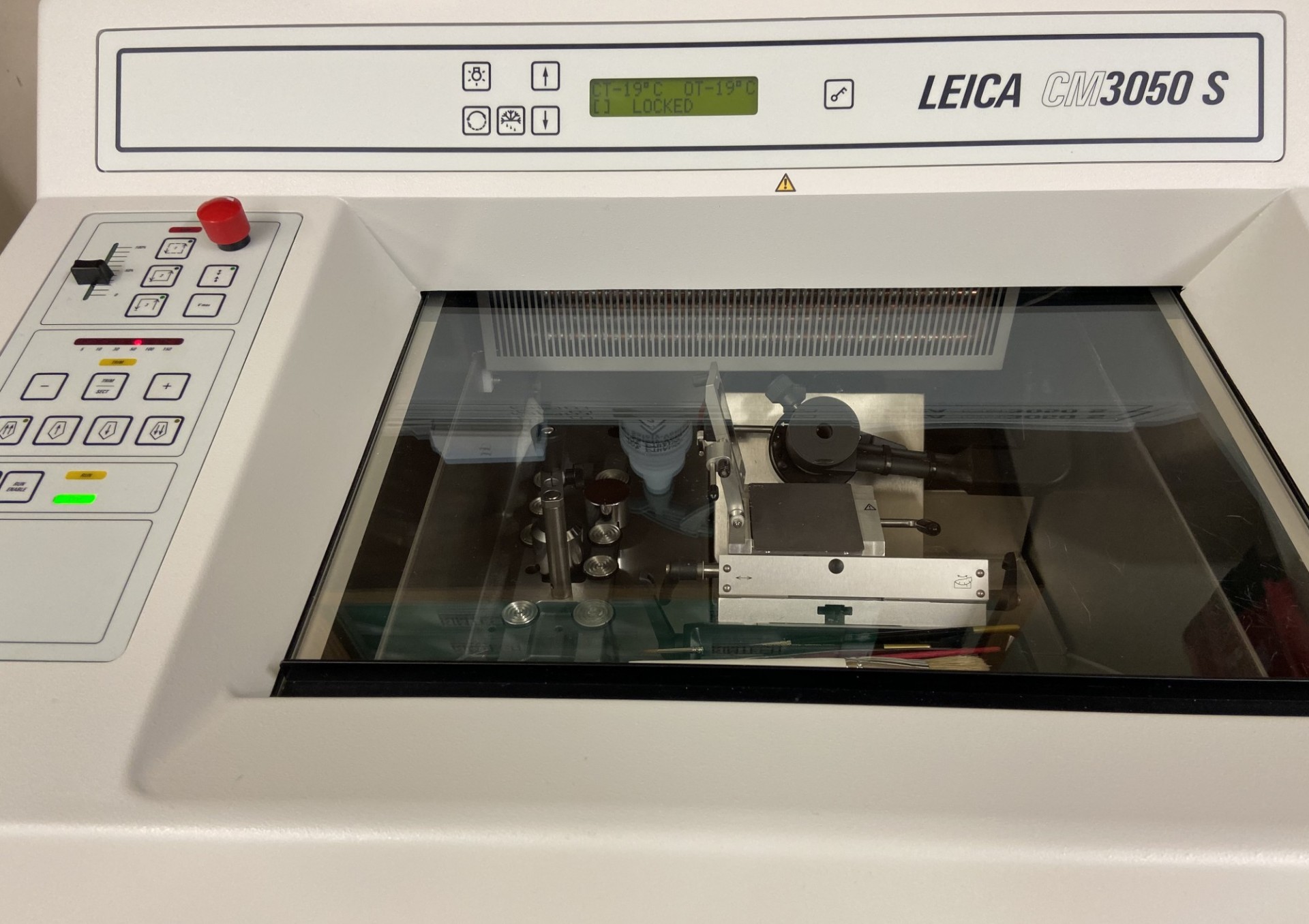 Sample Requirements Leica CM3050S Cryomicrotome